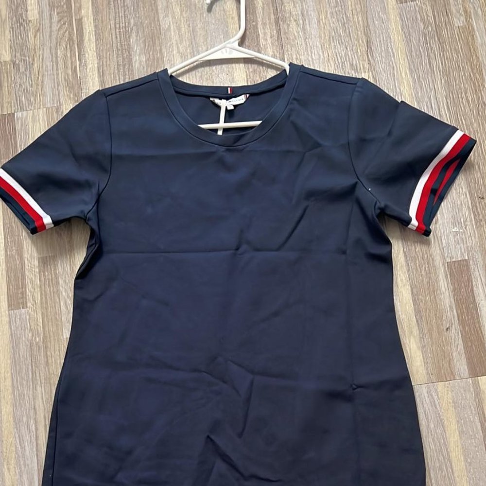 Women’s size Small TOMMY HILIGER Sleeve Top